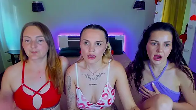 XXX chat uživo modela MagicEyess