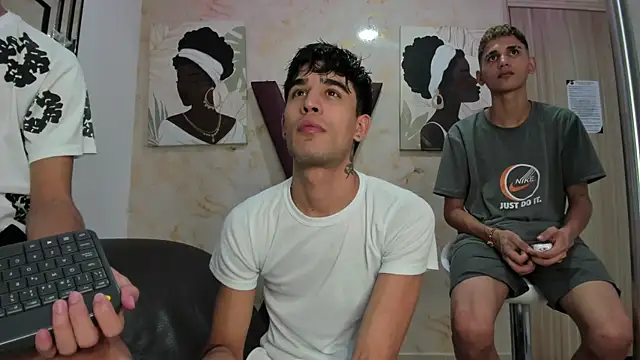 XXX chat uživo modela RED_BOYS1