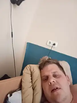 Kanoos1995 webcam show