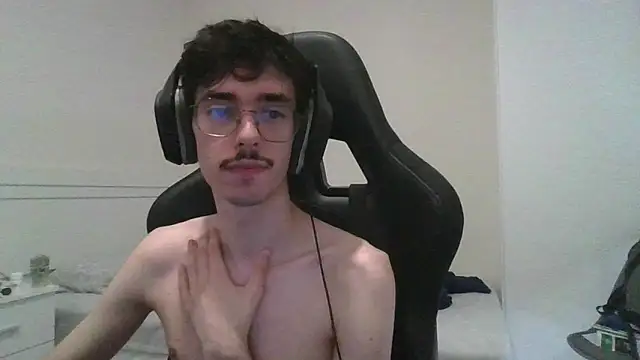 Chat +18 de gabrielNovin17cm ao vivo