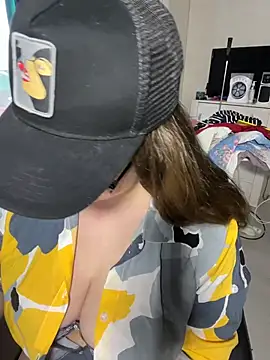 DienkaGreen's Live XXX Chat