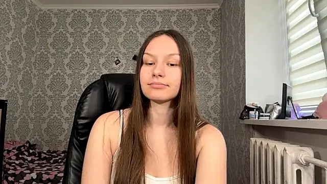 ShaylaChong XXX чат на живо