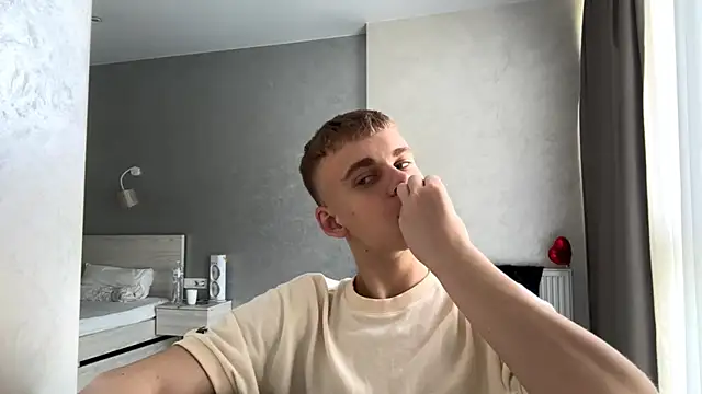 XXX chat uživo modela SoloFury