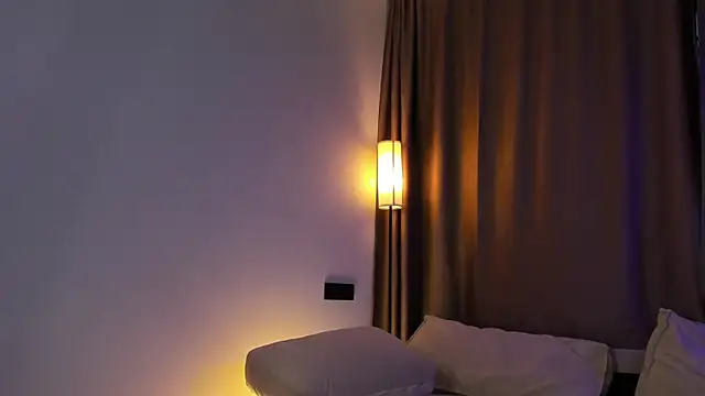 NovaOliphant Live XXX-chat