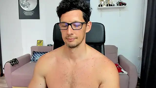 BrutusK08's Live XXX Chat