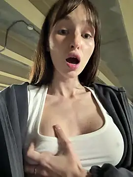 -missbehaving- Live XXX-Chat