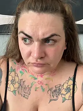Czat XXX na żywo – HeyBABYGIRL