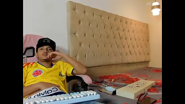 Chat +18 de alpha_marcus ao vivo