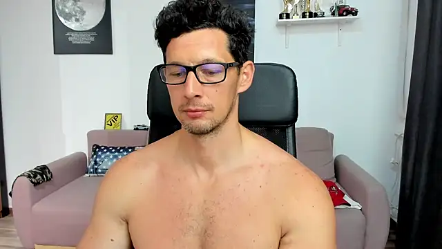 BrutusK08 Live XXX-Chat