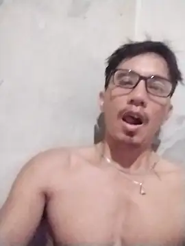 traiwe06's Live XXX Chat