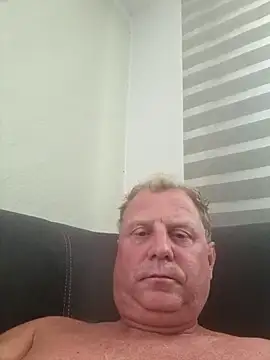 Demik71 élő XXX-chatje