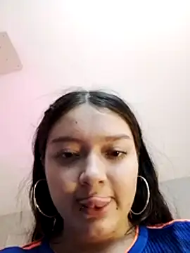 Nahomyrain Chat XXX in diretta