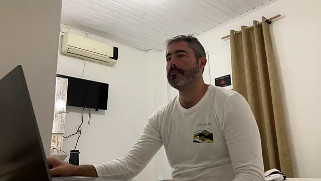 Chat XXX ao vivo de victor_chat