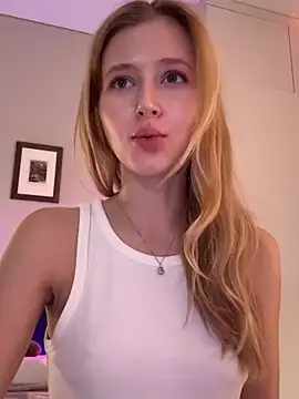 LunaRase live XXX chat
