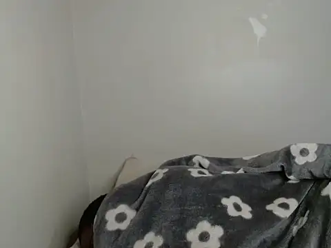 Chat +18 de Icy-xxx ao vivo