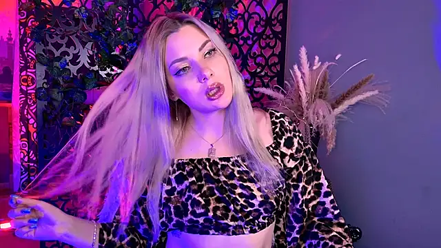 HyileyClark Chat XXX in diretta