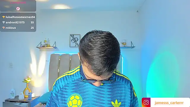 צ'אט XXX בשידור חי של james_carter1