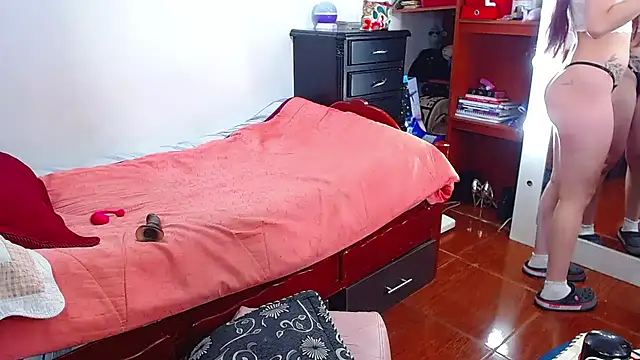 MariamGray1 Adlı Modelin Canlı XXX Sohbeti