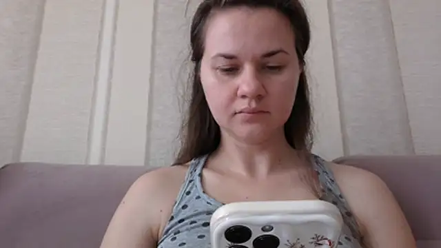 GiaaCaranggi's Live XXX Chat