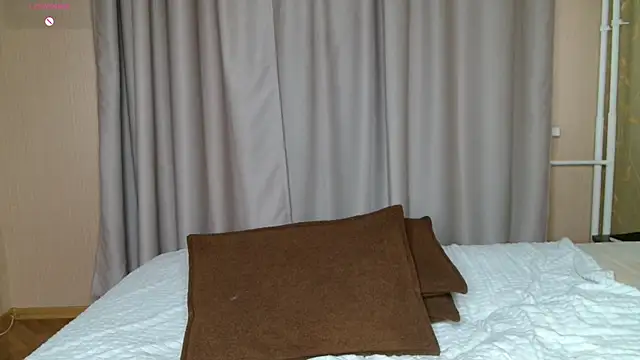 Chat +18 de KellePourier ao vivo