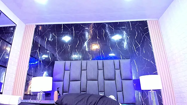 BustyGlow's Live XXX Chat