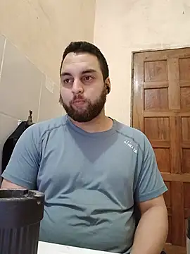 Chat +18 de matvaz21cm ao vivo