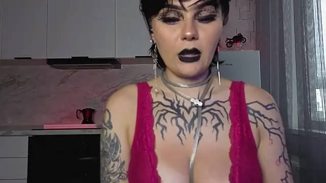 IntrigueYourDay's Live XXX Chat