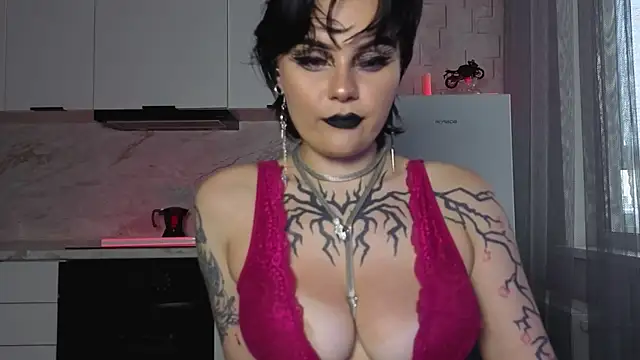 IntrigueYourDay's Live XXX Chat