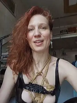 XXX chat uživo modela Exhibitionsplit