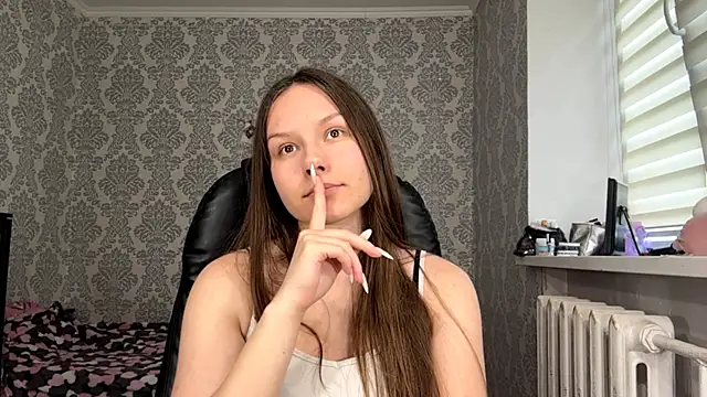 Chat +18 de ShaylaChong ao vivo