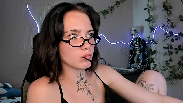 Elastikisss' Live XXX Chat