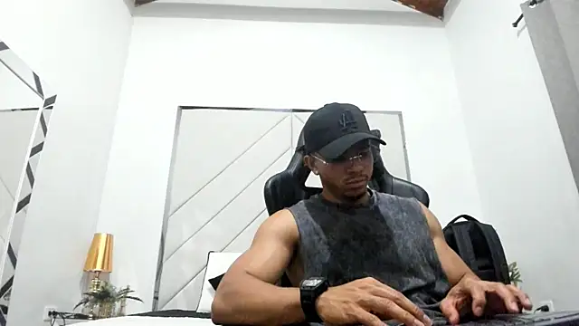 XXX chat uživo modela Jayden_VanceJS