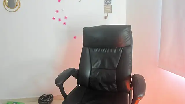 roguer_darkk Adlı Modelin Canlı XXX Sohbeti