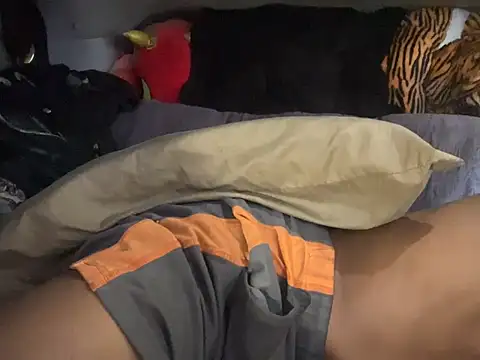 SlimeCrownzOut5's Live XXX Chat