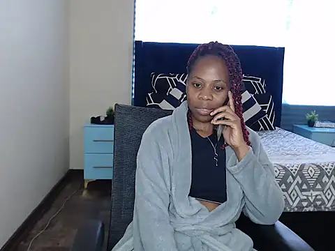 QUEENMANDYY's Live XXX Chat
