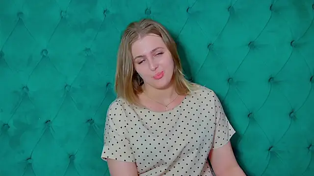Онлайн чат XXX EllaBells