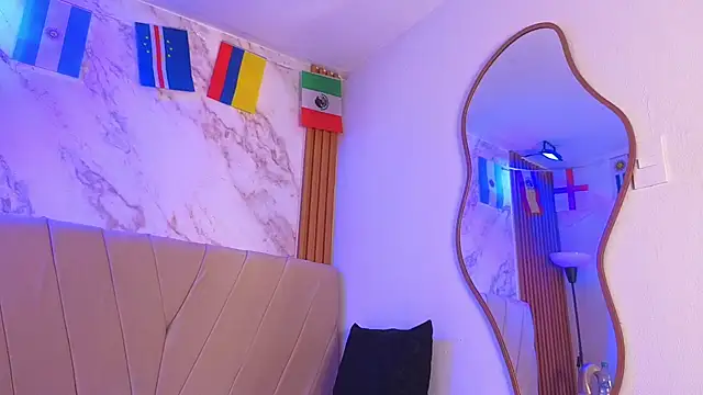 vane_coral élő XXX-chatje
