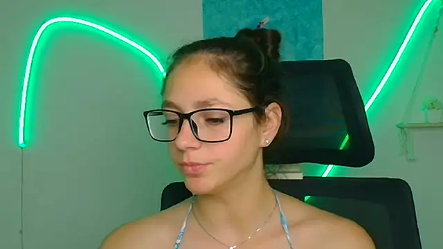 KissMeJulia 现场XXX聊天