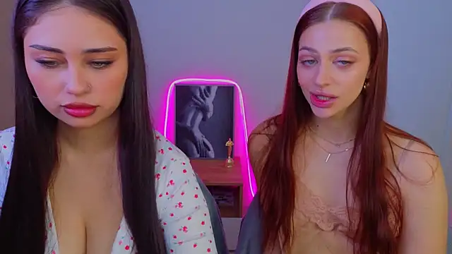 Sofia_Plump élő XXX-chatje
