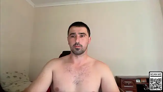 הופעת וובקאם של Hard_to_Obey