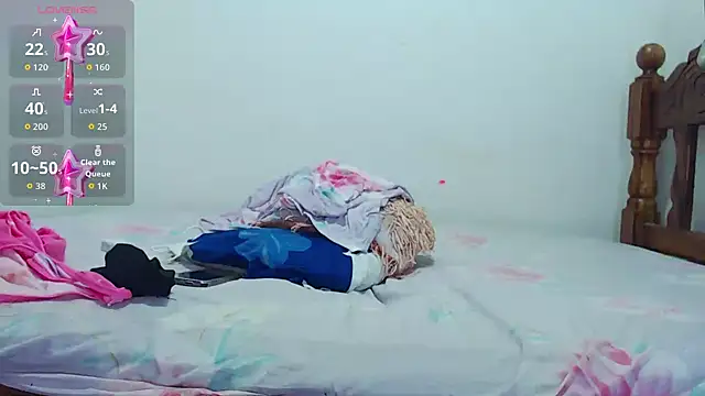 blondebitchlitle Live XXX-Chat