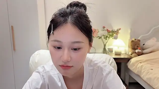Hu-uzzzZ's Live XXX Chat