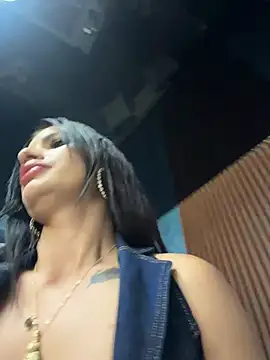 RaniaSnow Chat XXX live