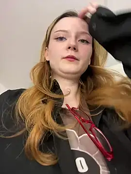 AlyssFrost 现场XXX聊天