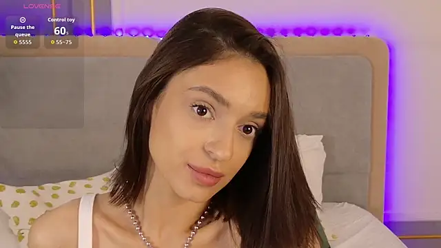 Chatroom XXX en direct de AdoraCortes