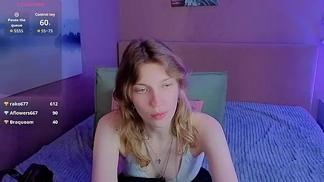 Emily_Cartex Chat XXX in diretta