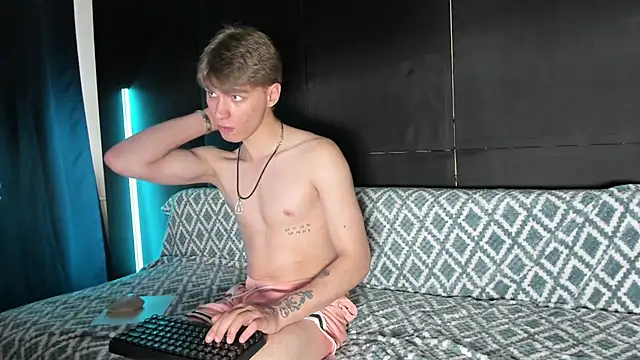 dabartmoss élő XXX-chatje