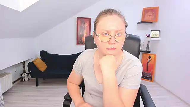 Živý XXX chat IrenneBates