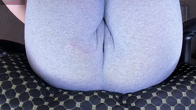 Cameltoe_squirt_inPants Adlı Modelin Canlı XXX Sohbeti