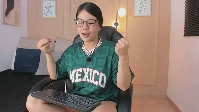 Chat +18 de ah_mara_ ao vivo
